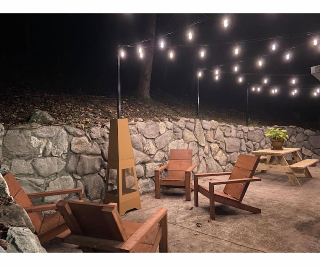Beary Relaxing Cabin - Rustic With Outdoor Patio Townsend Exterior foto