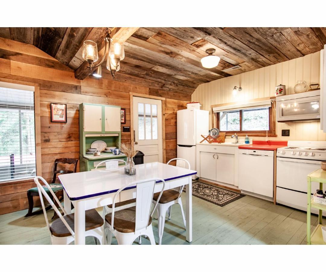 Beary Relaxing Cabin - Rustic With Outdoor Patio Townsend Exterior foto