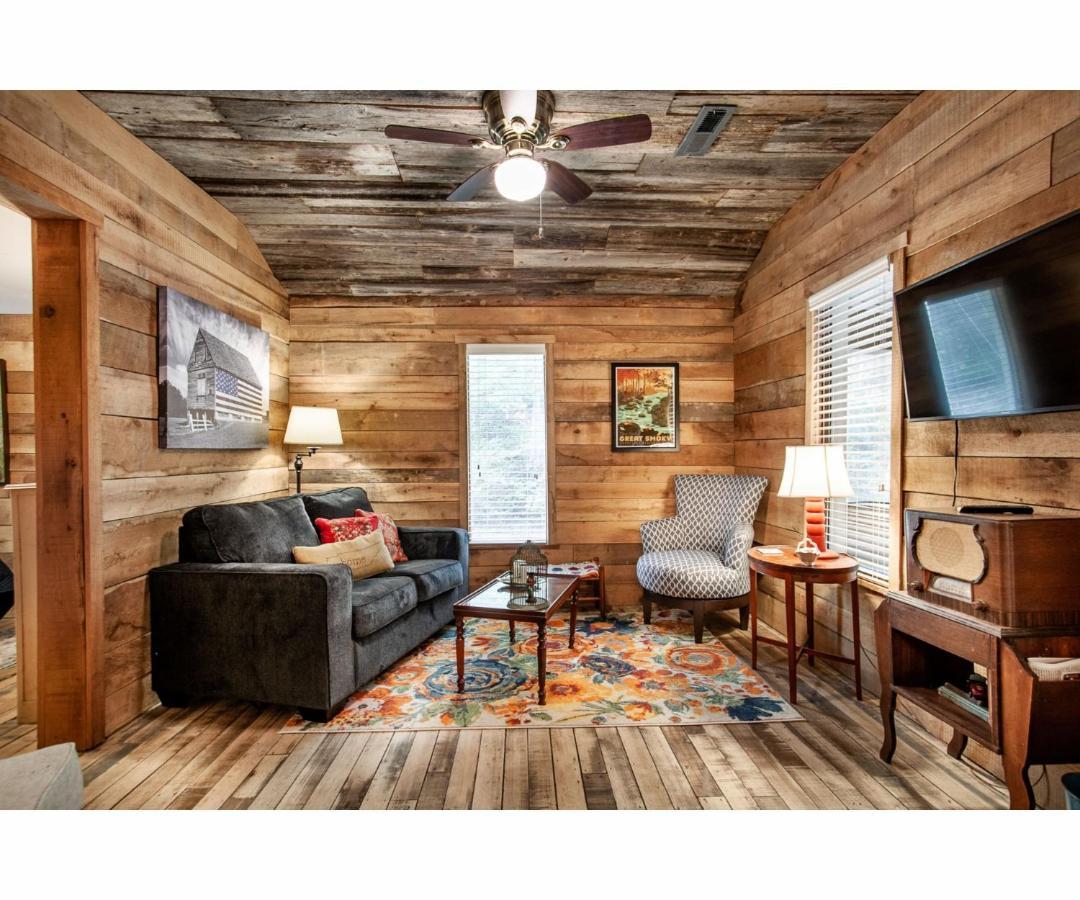 Beary Relaxing Cabin - Rustic With Outdoor Patio Townsend Exterior foto